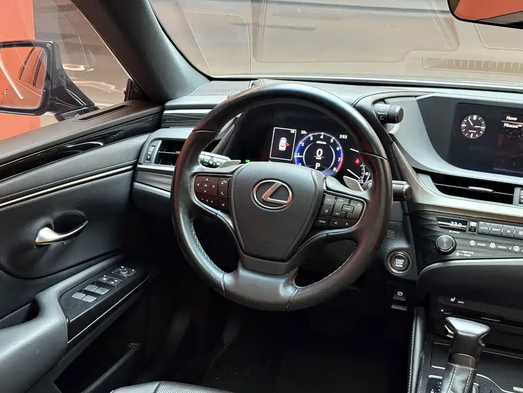 Lexus ES — миниатюра 9