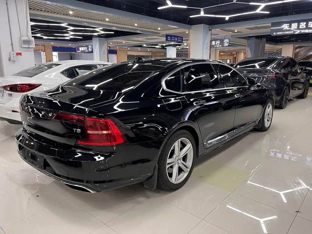 Volvo S90 2019 T5