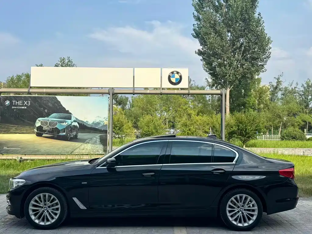 BMW 5 Series — миниатюра 4
