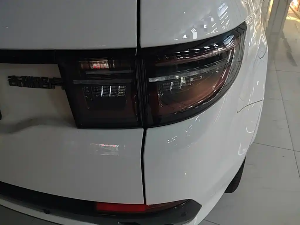 Land Rover Discovery Sport Hybrid — миниатюра 8