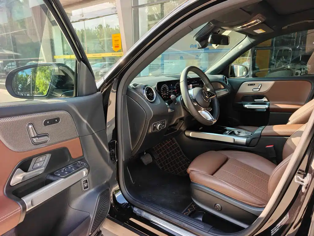 Mercedes-Benz GLB — миниатюра 9