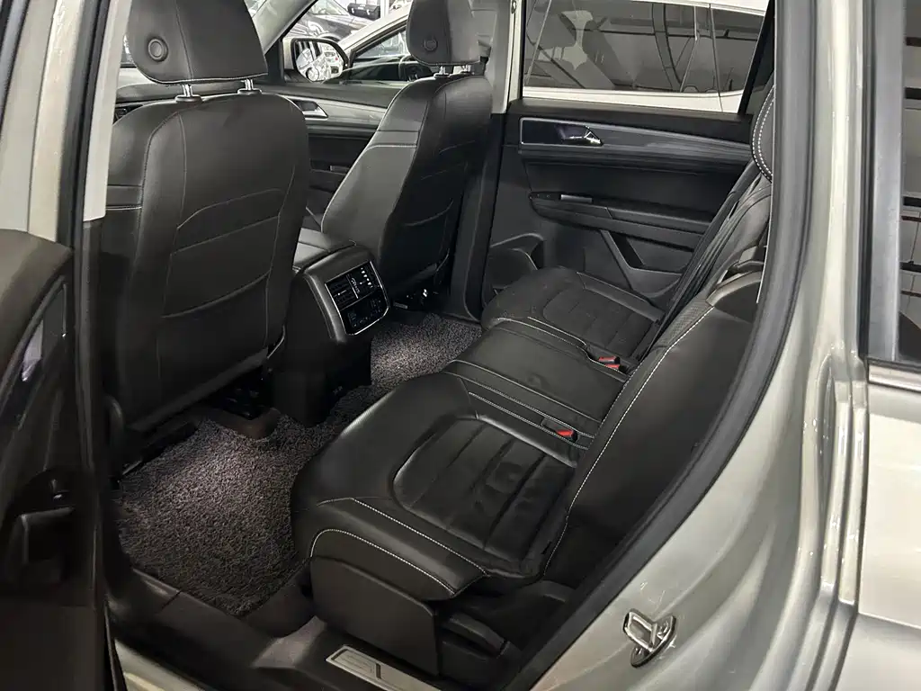 Volkswagen Teramont — миниатюра 12
