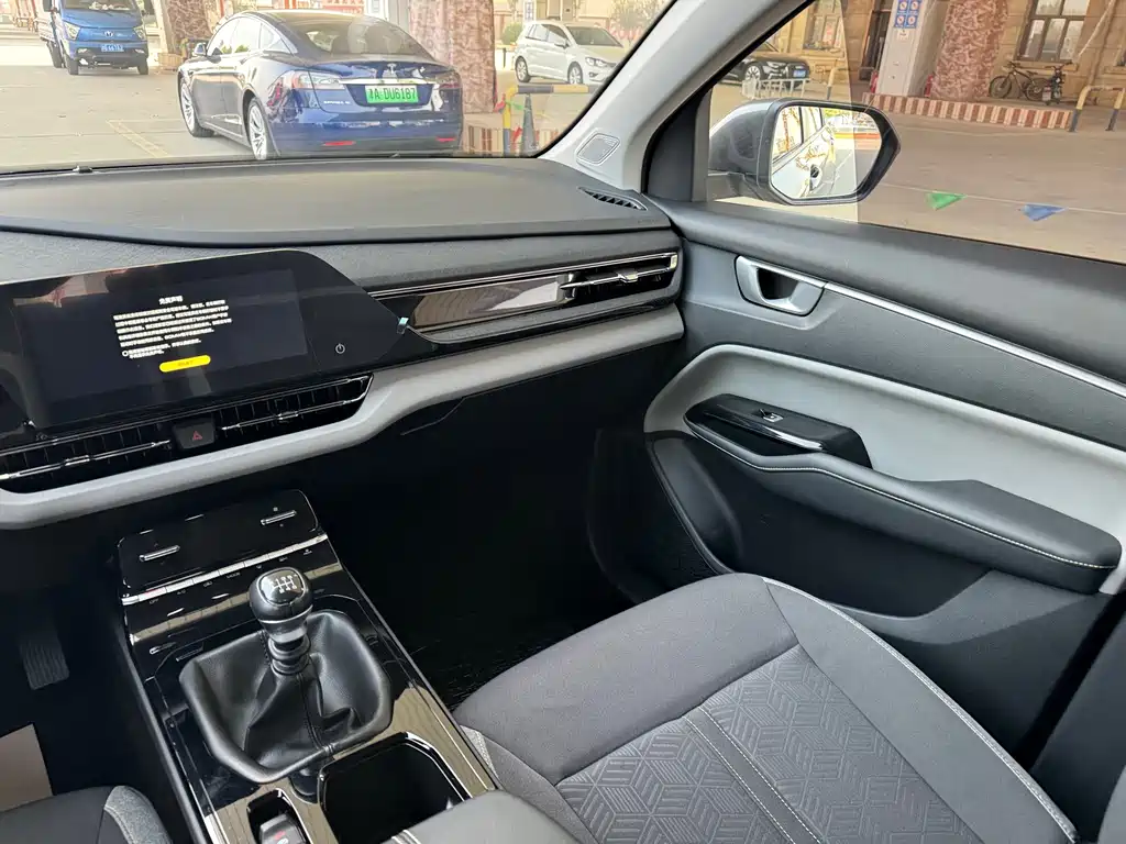 Wuling Victory — миниатюра 12