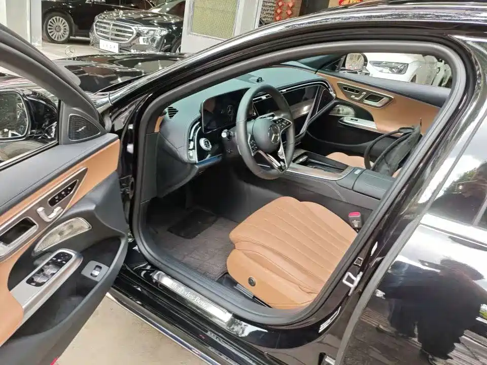 Mercedes-Benz E-Class — миниатюра 5