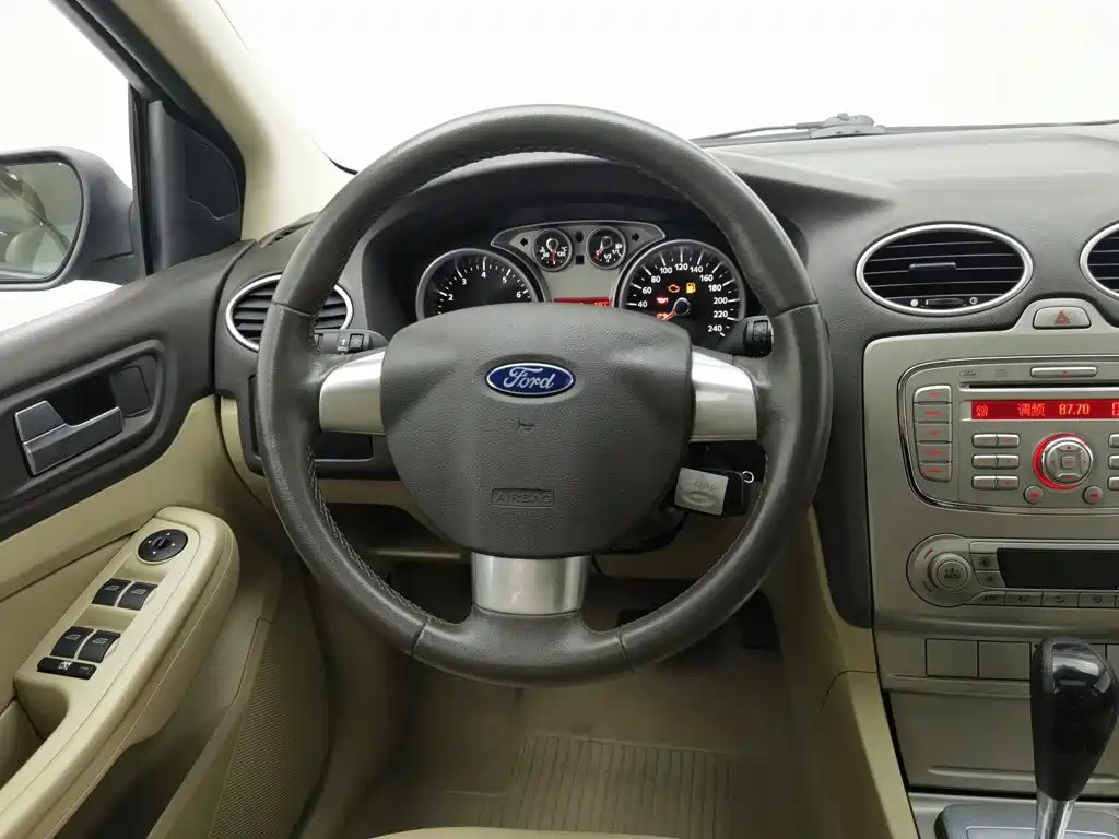 Ford Focus — миниатюра 11