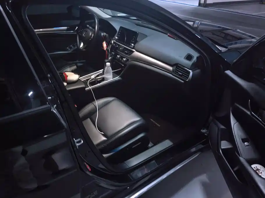 Honda Accord — миниатюра 8