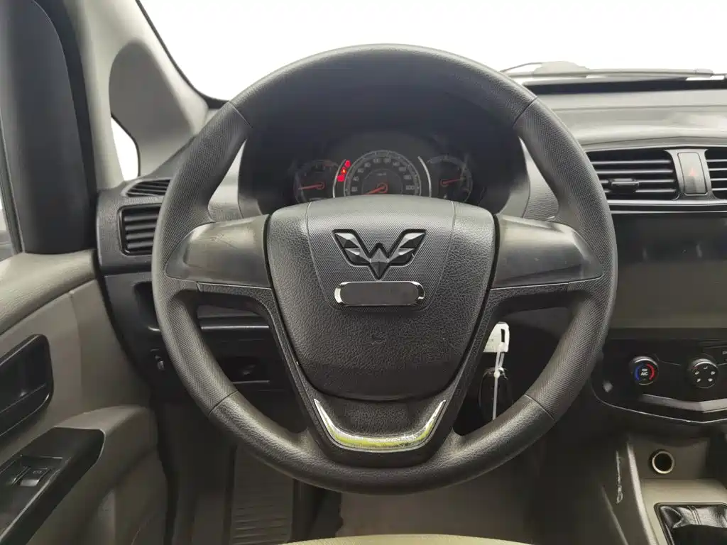Wuling Zhengcheng Classic — миниатюра 11