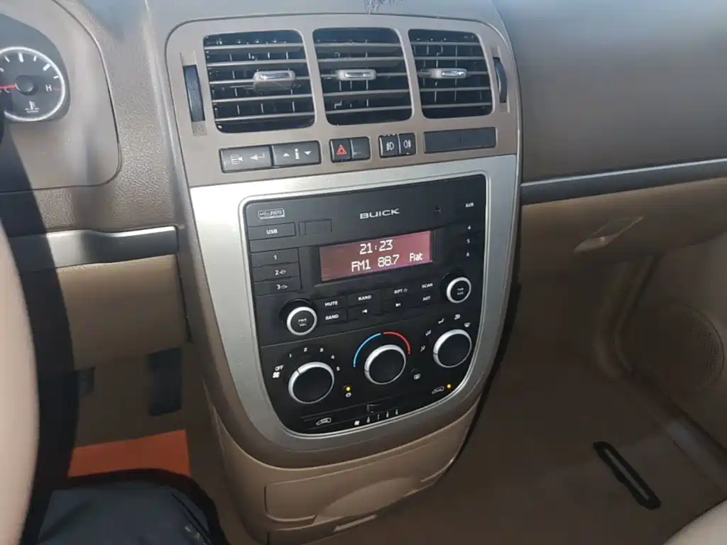 Buick GL8 — миниатюра 13