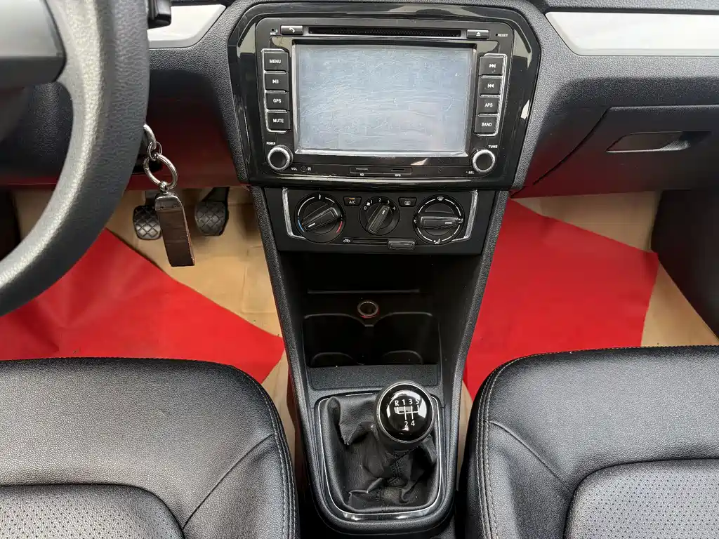 Volkswagen Jetta — миниатюра 7