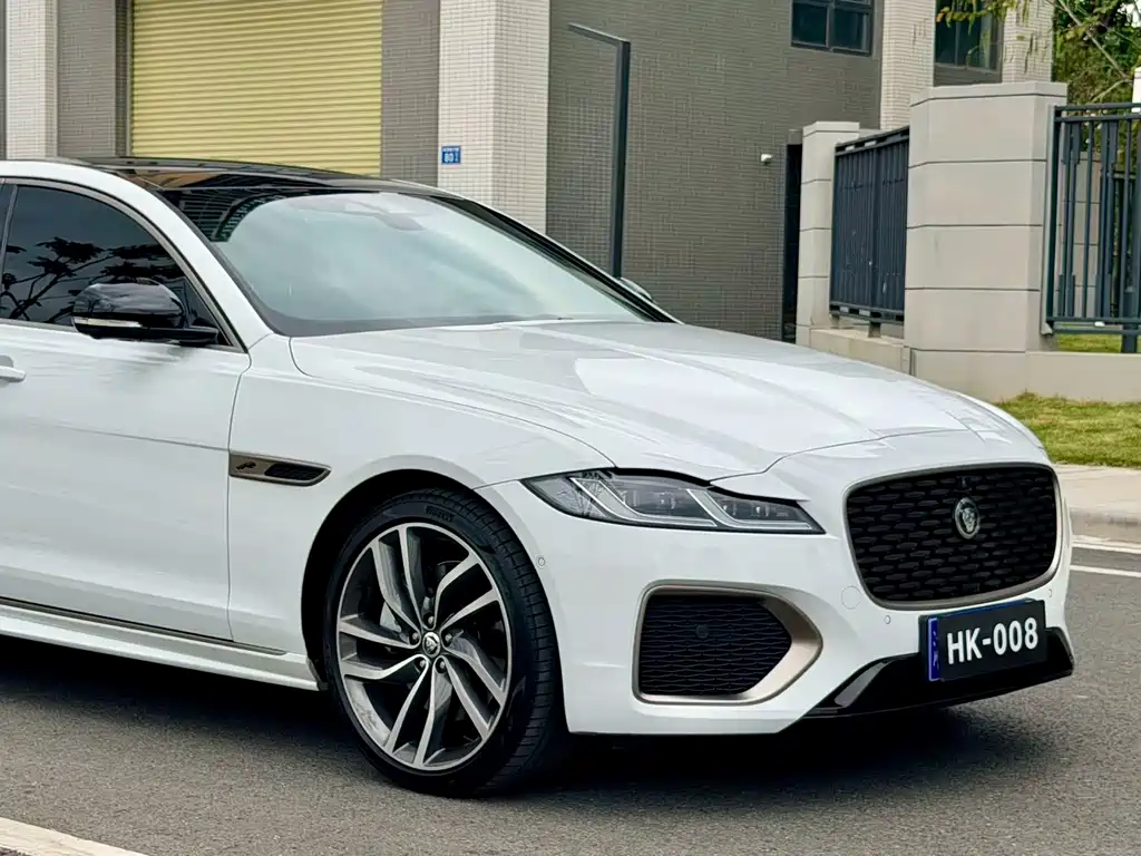 Jaguar XFL — миниатюра 8
