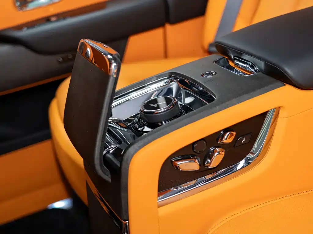 Rolls-Royce Cullinan — миниатюра 17