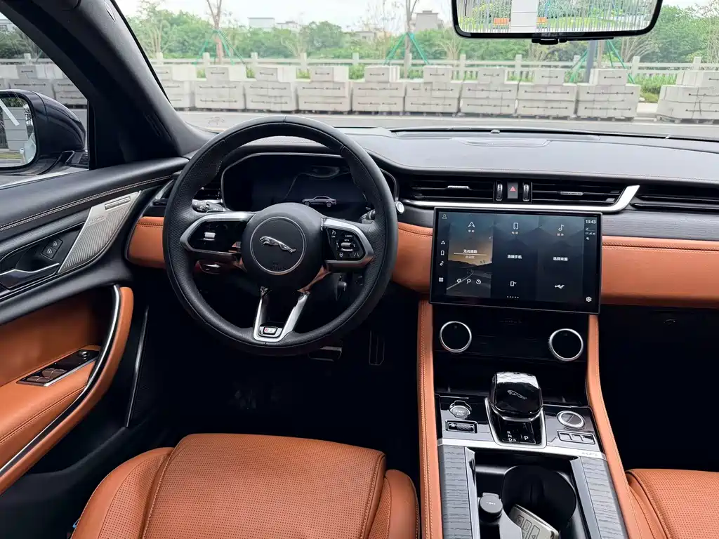 Jaguar XFL — миниатюра 14
