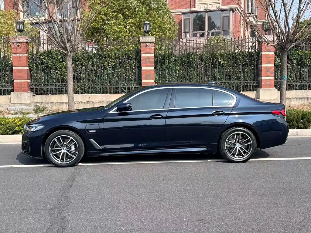 BMW 5 Series 5 2022 535Le M Sport