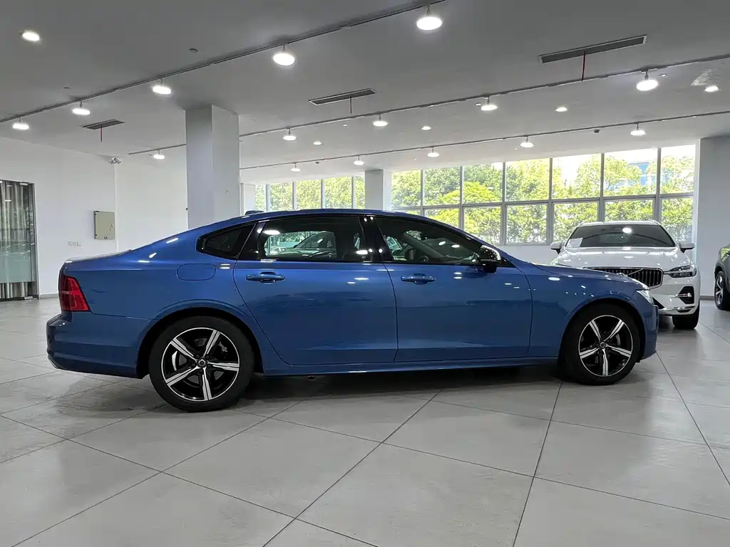 Volvo S90 — миниатюра 8