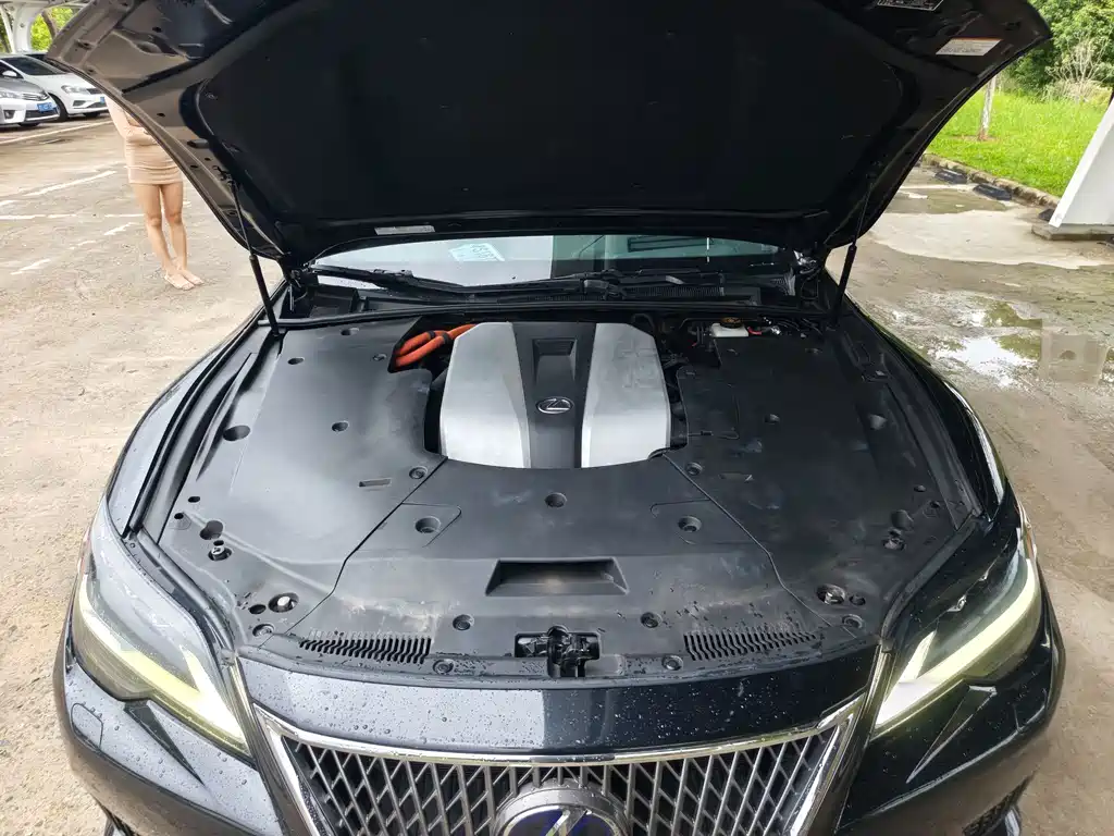 Lexus LS — миниатюра 24