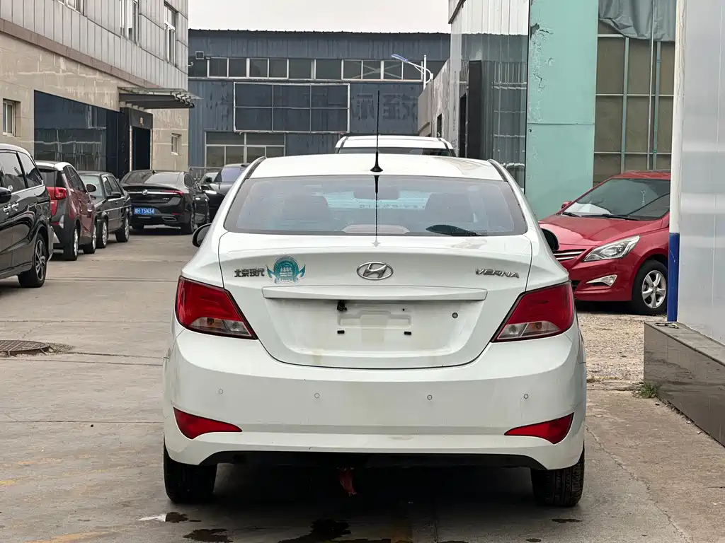 Hyundai Verna — миниатюра 4