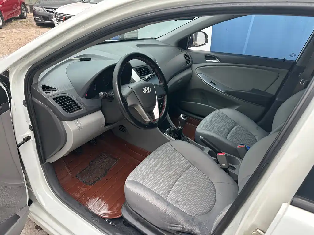 Hyundai Verna — миниатюра 5