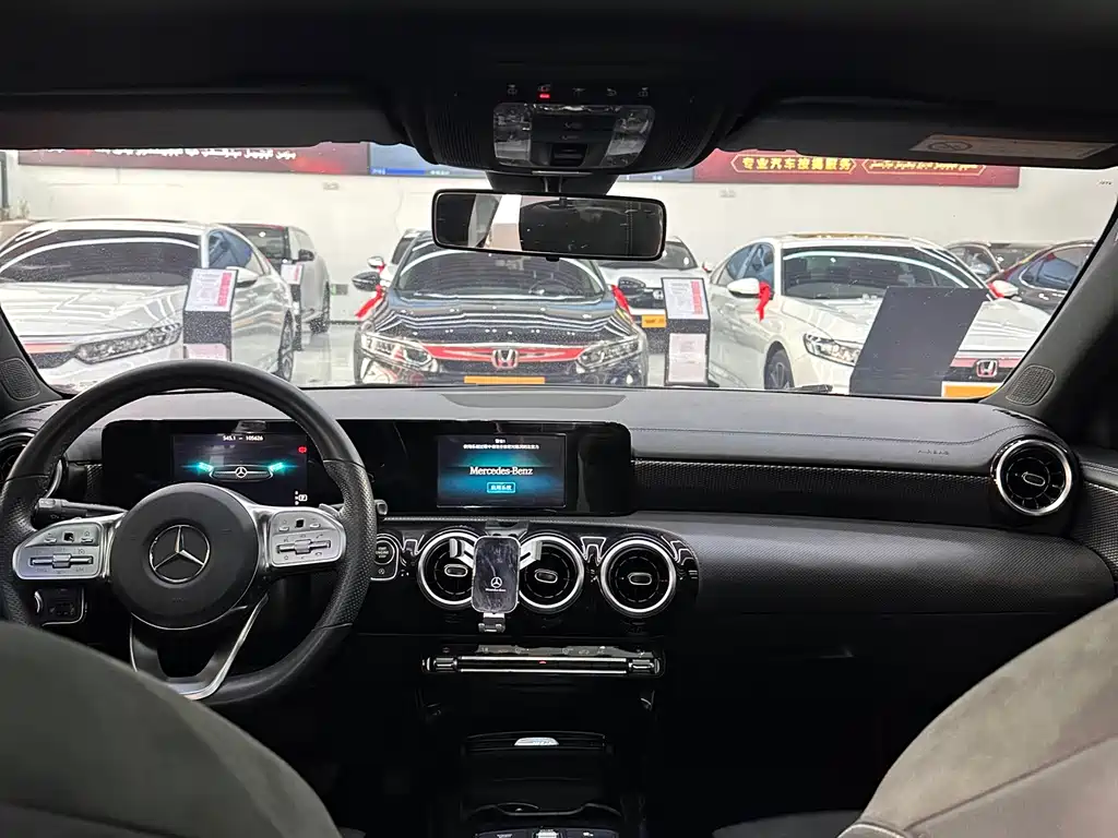 Mercedes-Benz A-Class - фото 9