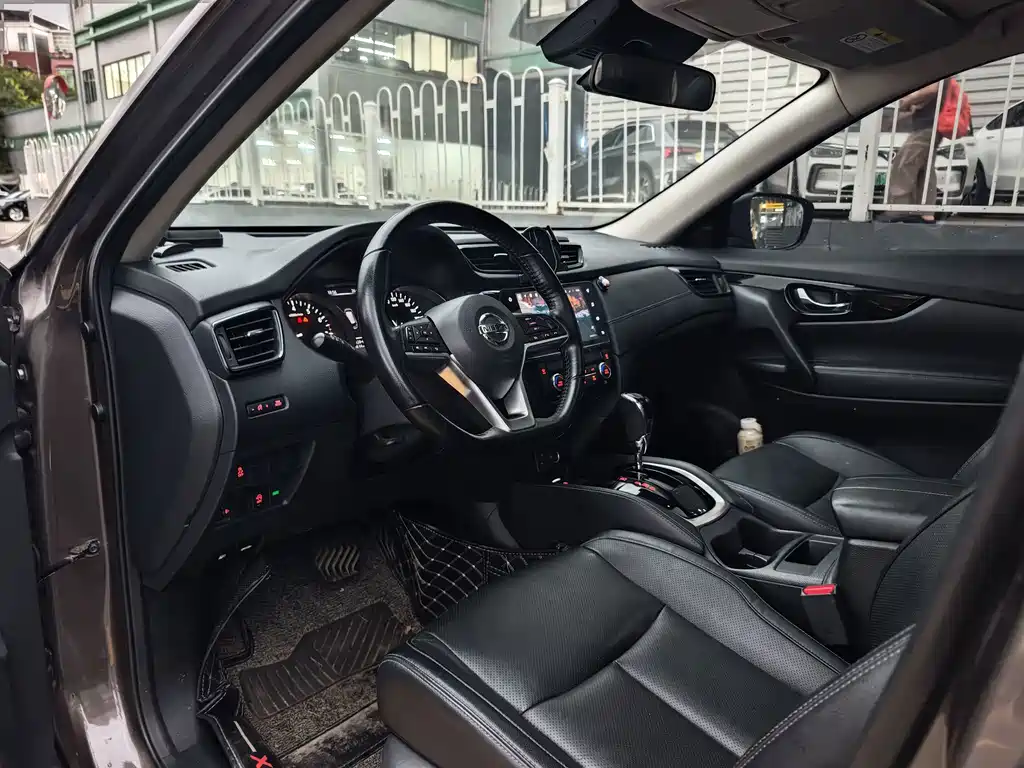 Nissan X-Trail — миниатюра 10