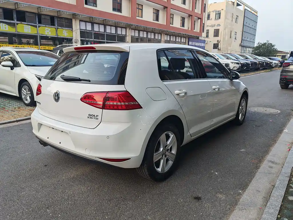 Volkswagen Golf — миниатюра 7