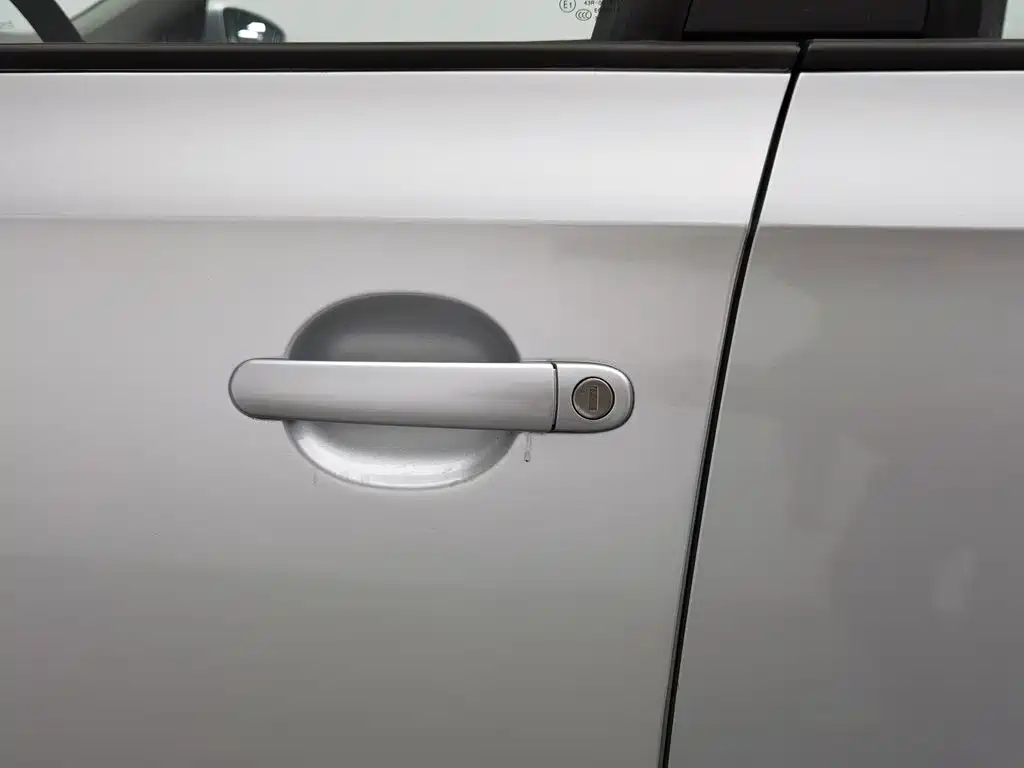 Skoda Rapid — миниатюра 18