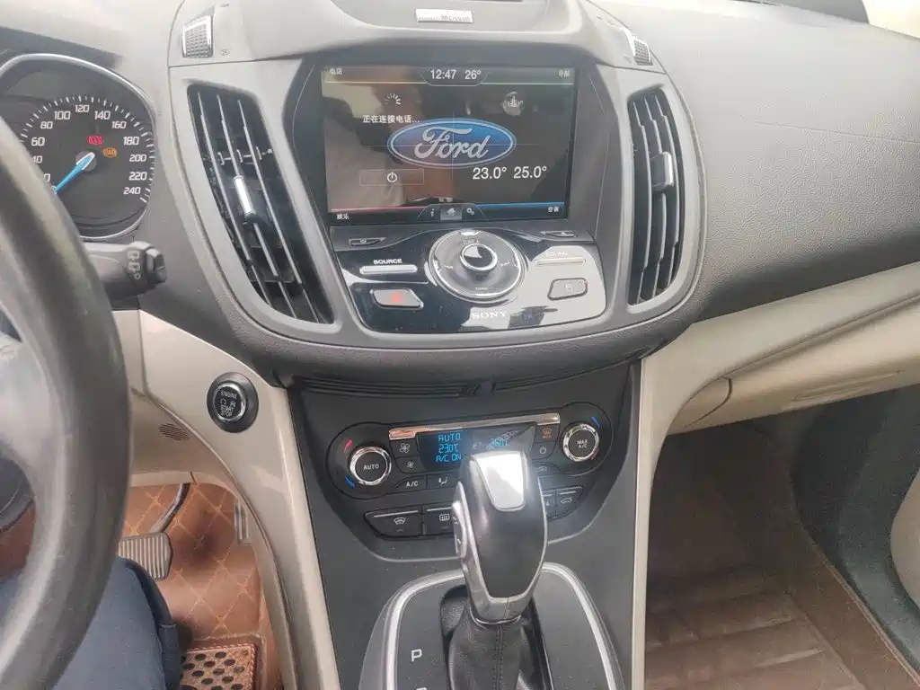 Ford Kuga — миниатюра 9