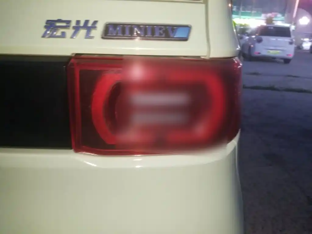 Wuling MINIEV — миниатюра 8