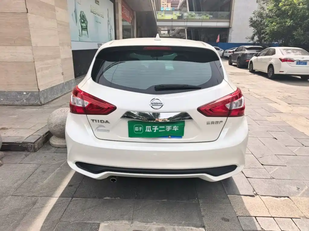Nissan Tiida — миниатюра 3