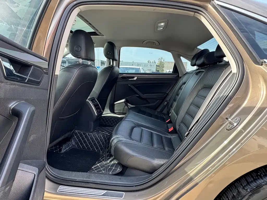 Volkswagen Passat — миниатюра 8