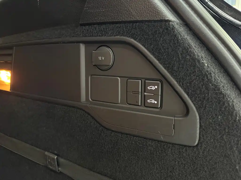Volkswagen Touareg — миниатюра 16