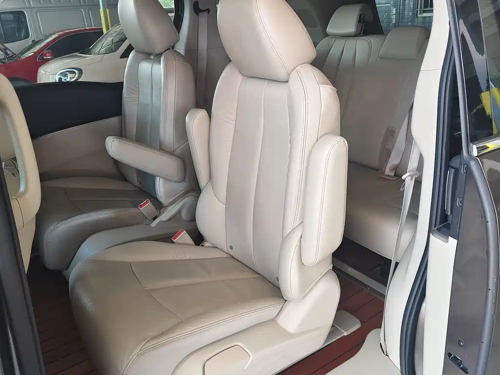 Buick GL8 — миниатюра 6