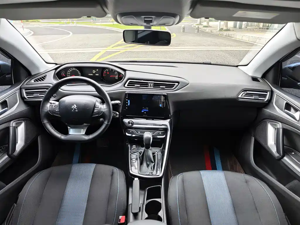 Peugeot 308 — миниатюра 6