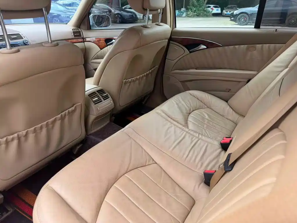 Mercedes-Benz E-Class — миниатюра 18