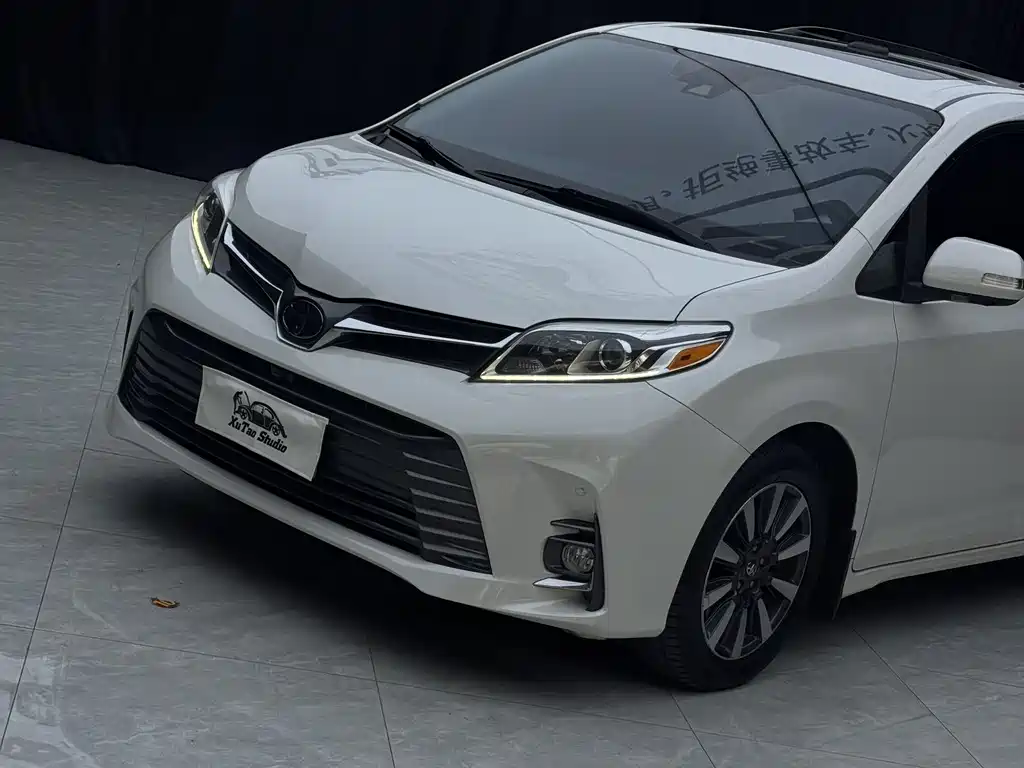 Toyota Sienna 2018 3.5L