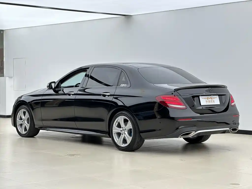 Mercedes-Benz E-Class — миниатюра 3