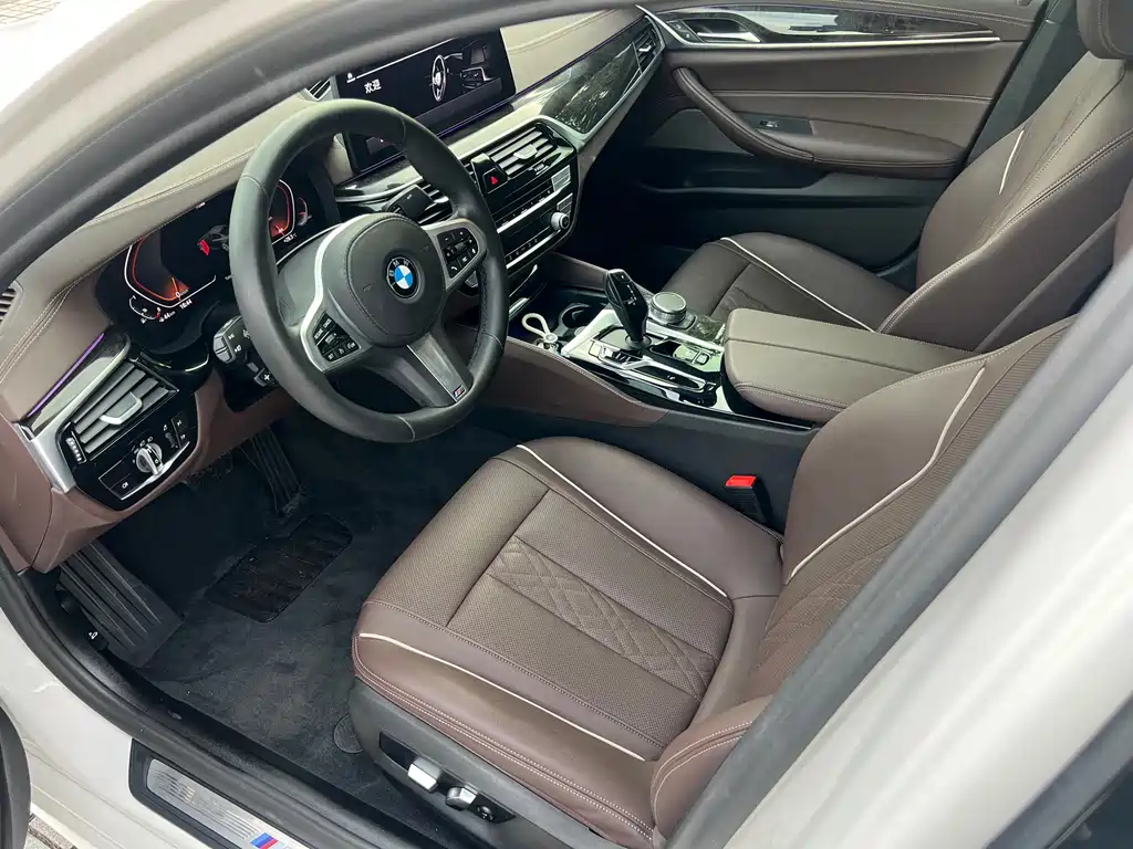 BMW 5 Series — миниатюра 9