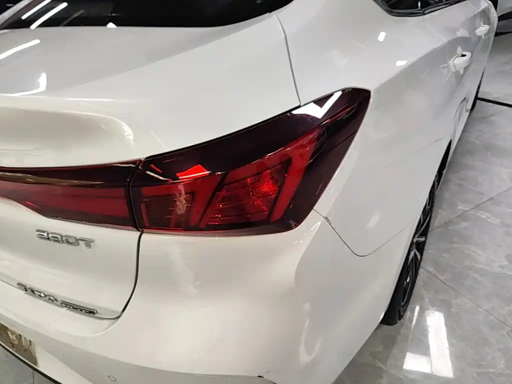Changan Eado — миниатюра 8