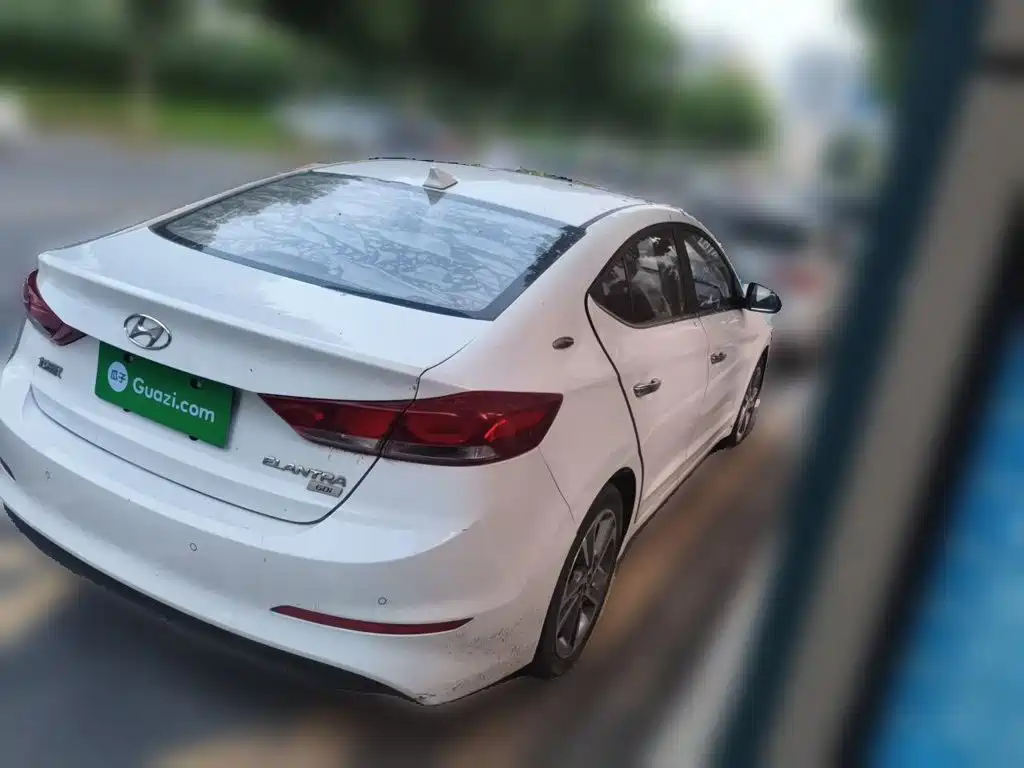 Hyundai Elantra — миниатюра 5