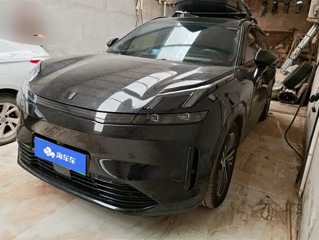 LYNK  & CO. 08 EM P 2024