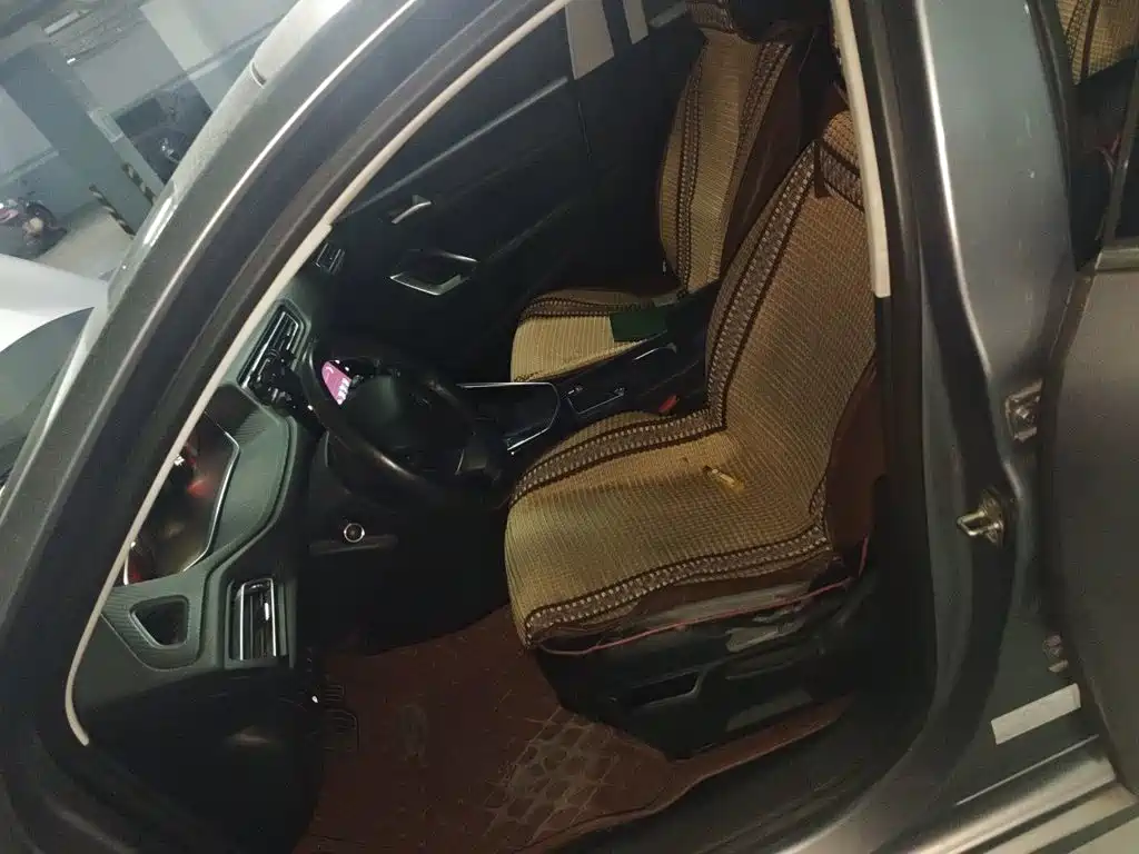 Peugeot 308 — миниатюра 12
