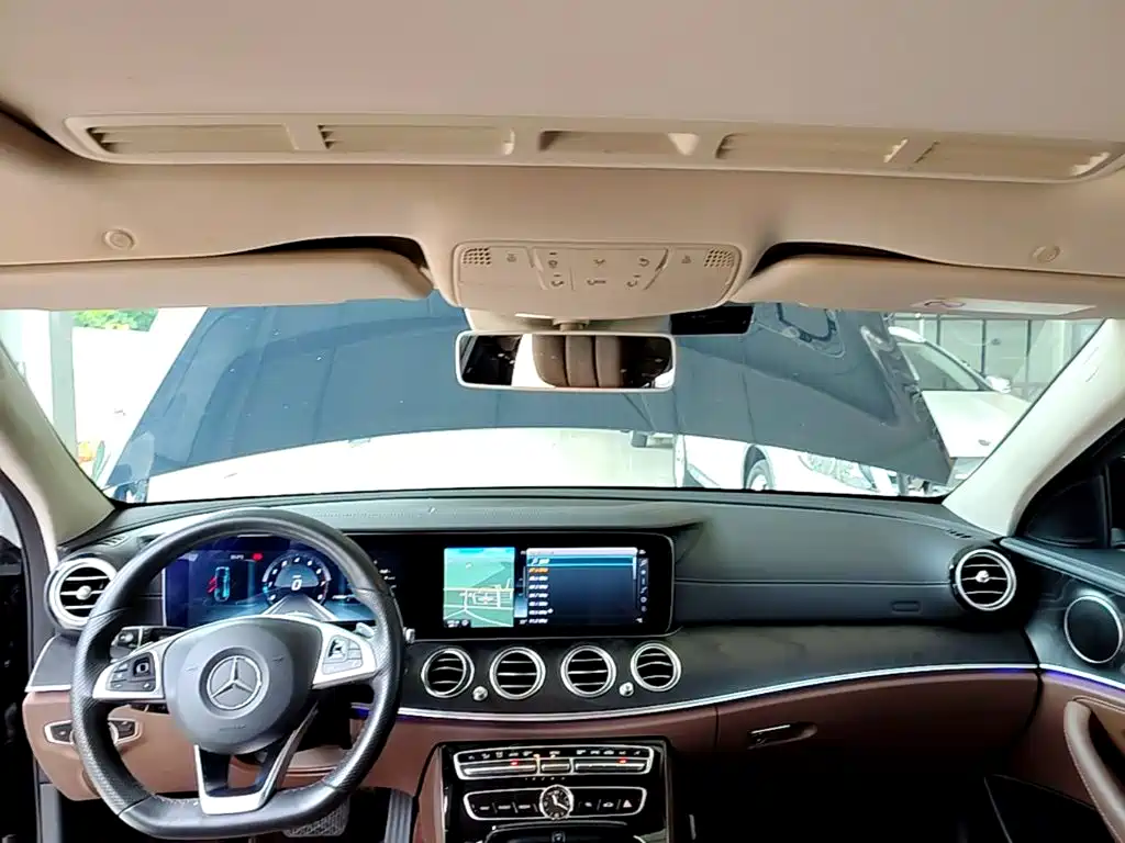 Mercedes-Benz E-Class — миниатюра 18