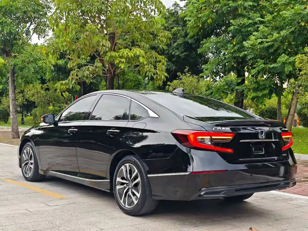 Honda Accord — миниатюра 8