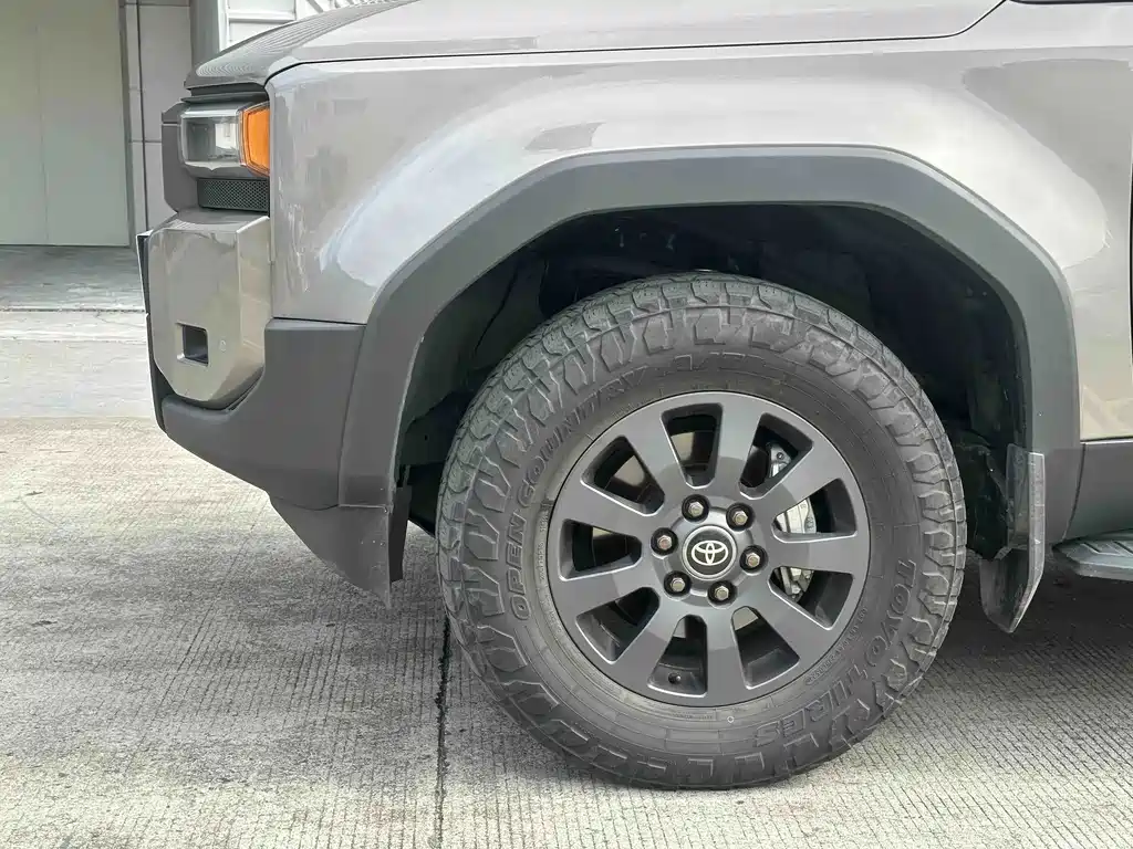Toyota Prado — миниатюра 9