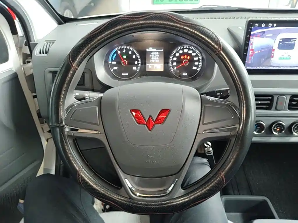 Wuling Yangguang — миниатюра 11