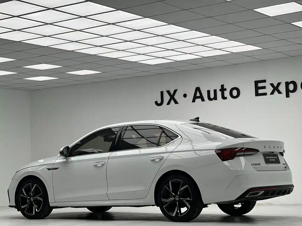 Skoda Octavia — миниатюра 6