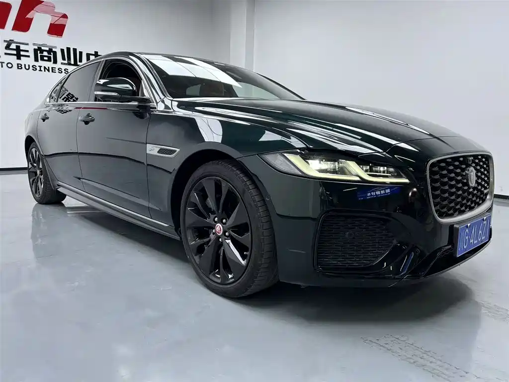Jaguar XFL 2021 XFL 2.0T P300 Flagship Sport