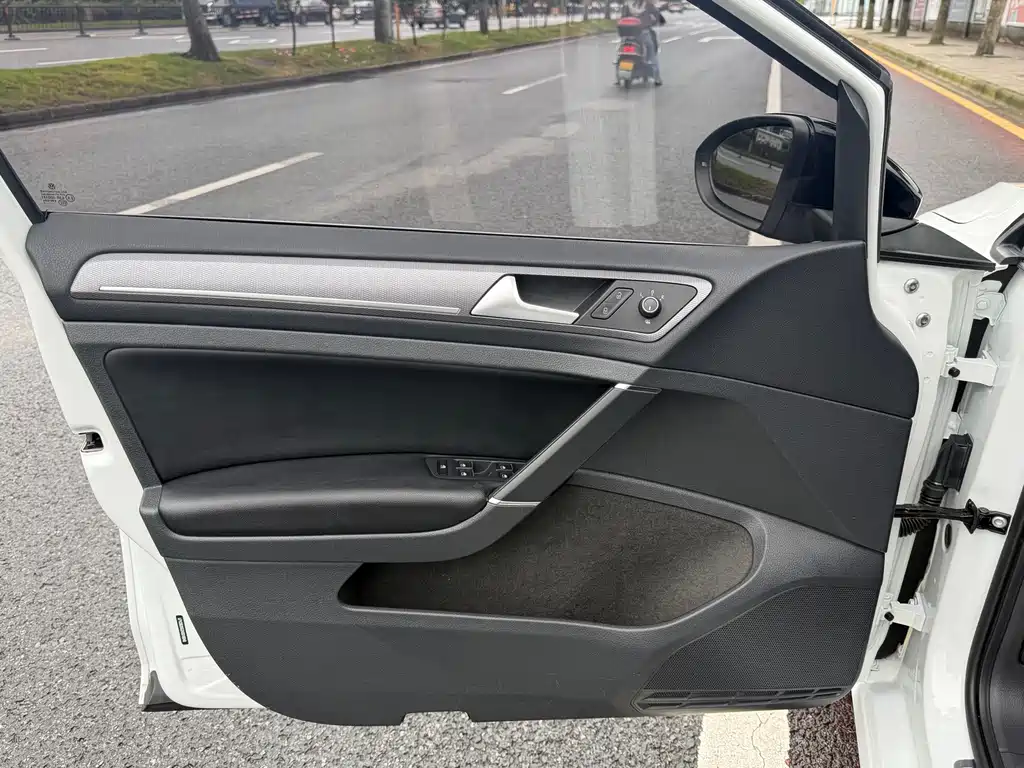 Volkswagen Golf — миниатюра 9