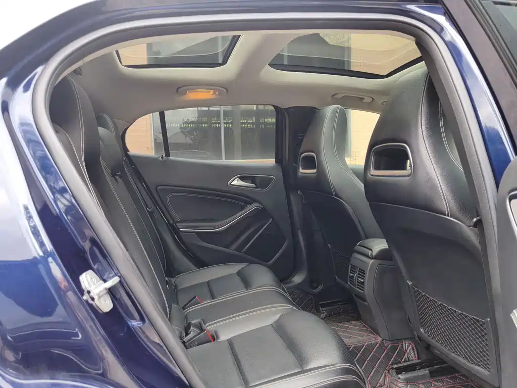 Mercedes-Benz GLA 2016 GLA 200 Fashion