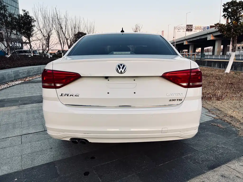 Volkswagen Lavida 2017 230TSI DSG Comfort