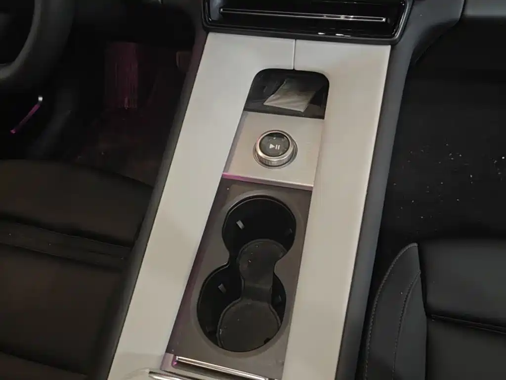 Polestar Polestar 4 — миниатюра 14